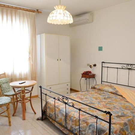 Hotel Galliano Forlì Екстериор снимка