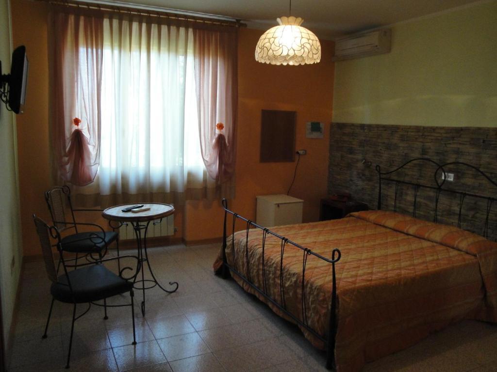 Hotel Galliano Forlì Екстериор снимка