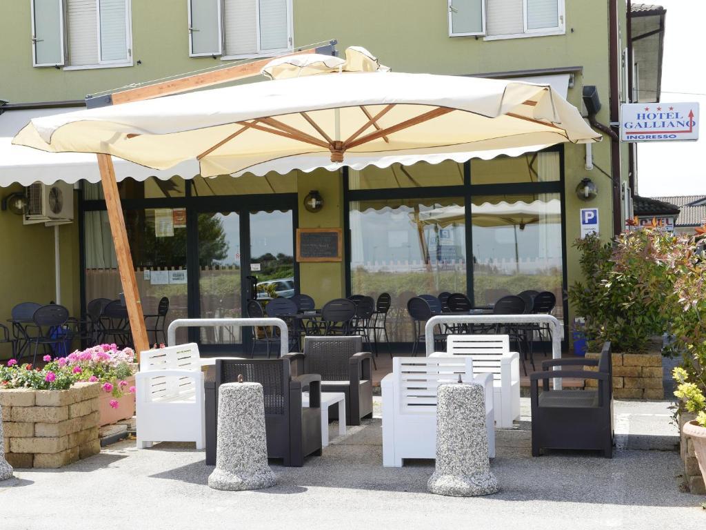 Hotel Galliano Forlì Екстериор снимка